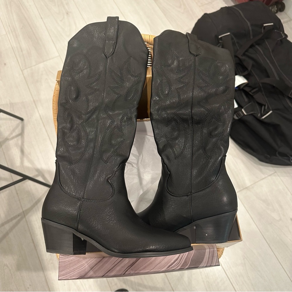Black Cowboy Boots
